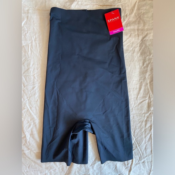 SPANX Other - NWT Spanx Vary Black High Waisted Midthigh Short